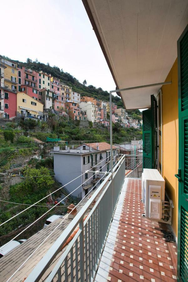Willy'S Apartment Manarola Exteriör bild